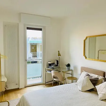 Leaf - Solari / Tortona Bed & Breakfast Milaan